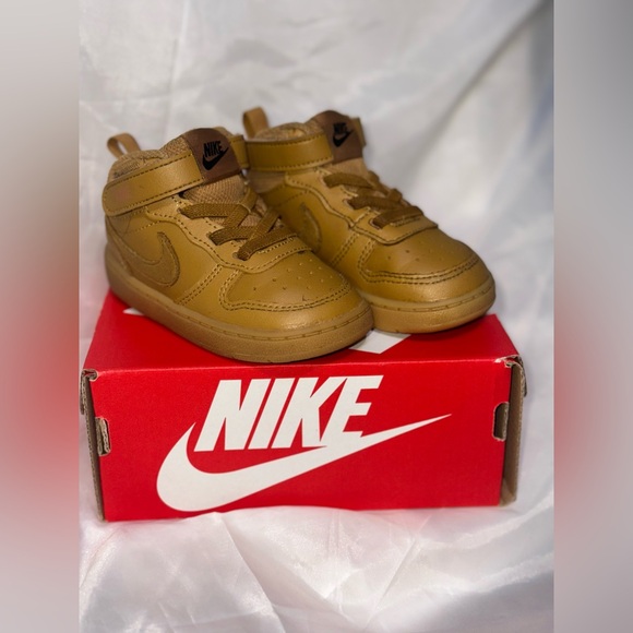 Nike shoes for toddler - tan (no box) - Picture 2 of 10